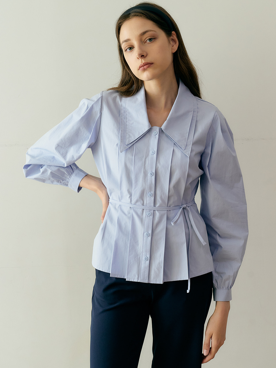 monts 1351 double collar pleated blouse (sky blue)